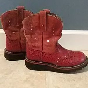 Red Ariat cowgirl boots